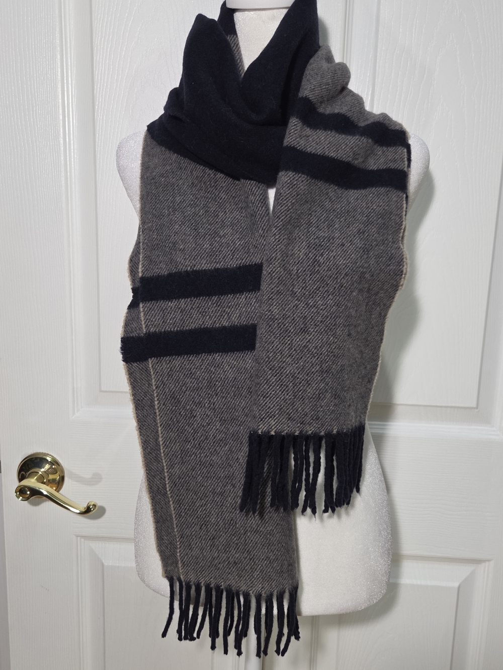 Italy Men's 100%Wool Black and Gray Fringe Winter Scarf 11.5"x72"